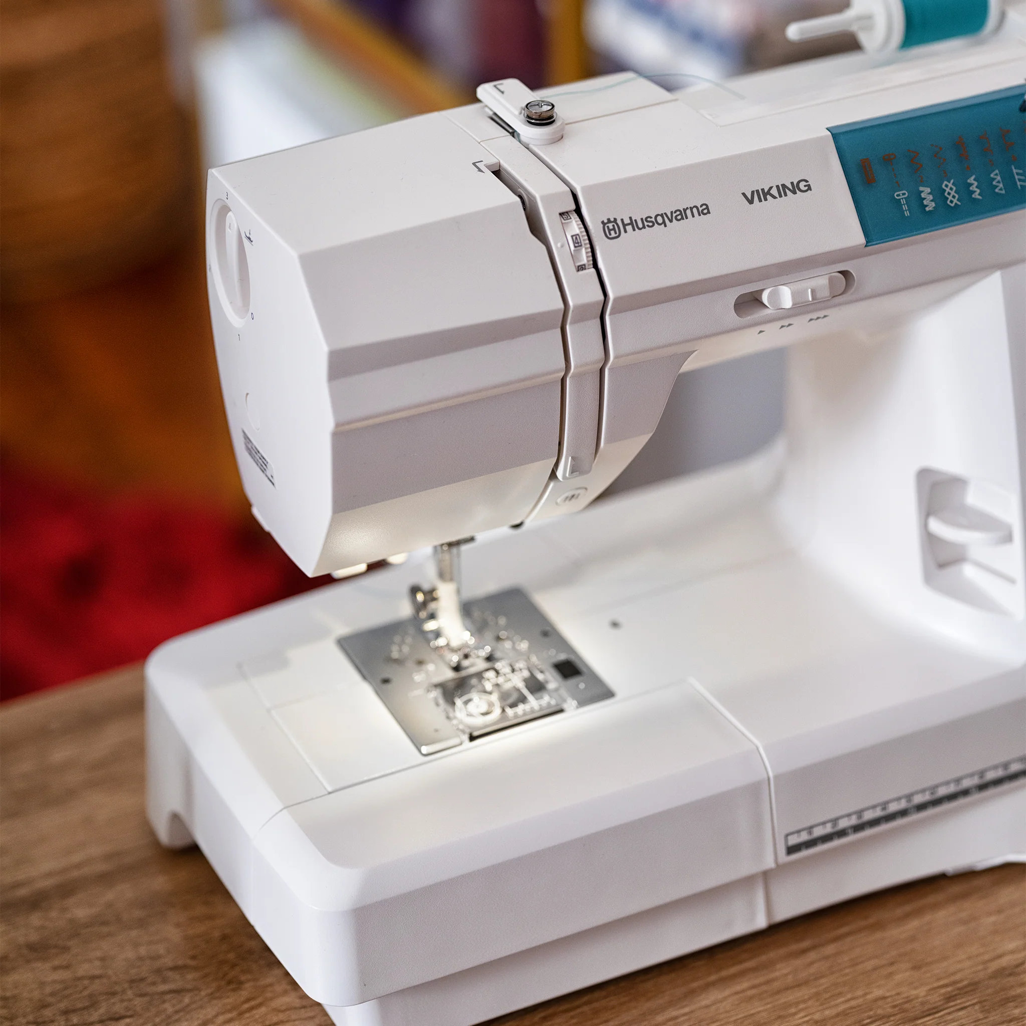 Factory Serviced Husqvarna Viking Emerald 118 Sewing Machine - Image 5
